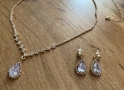 komplet biżu w kolorze złotym naszyjnik wisiorek łańcuszek elegancki kamień