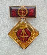 Medal Działacza Socjalistycznego. Przyznawany w latach 1974–1990.