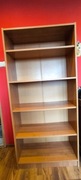 Sprzedam regał na książki w dobrym stanie