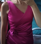 Piękna fuksjowa sukienka - francuski szyk i styl