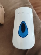 Ręczne dozownik do mydła naścienny Merida 800 ml biały