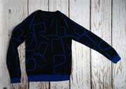 128 Riccione Granatowy sweter w niebieskie wzory