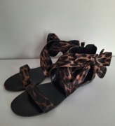 Brązowo czarne sandałki w panterkę z ozdobną kokardą r. 39
