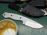 Klinga "Mały Alfa" Blank Nóż Ręcznie Robiony