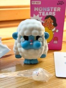Crybaby Pop Mart Monster Tears Figurka Kolekcjonerska