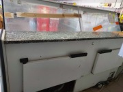 Chłodziarka sklepowa witryna