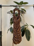 Brązowa sukienka halter na szyję na ramiączka wiązana piękna