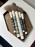 Zestaw dekoracyjnych pędzli kaligraficznych w ramce 