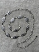 Srebrny pasek pas metalowy regulowany łańcuch na talię ozdobny drobny