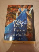 książka Piękność w błękicie Nicole Byrd romans historyczny amber