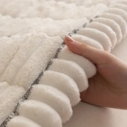 Narzuta Pokrowiec ochrona przed zwierzętami na sofę kanapę 70x210 pluszowa