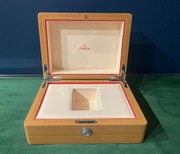 Drewniana oryginalna szkatułka (pudełko, opakowanie) marki OMEGA