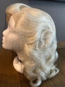 Peruka blond premium z UK styl Marilyn Monroe lub Gatsby lata20te