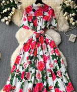 Sukienka w róże biała 