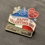 Mediolan Cortina 2026 pin odznaka Happy Valentines Day Feb.14 Ger.Volunteer