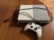Xbox One S 1TB + kontroler | Stan bardzo dobry | Gotowy do gry