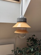 Marset Santorini musztardowa lampa designerska wisząca wewnątrz zewnątrz
