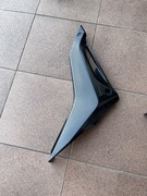 Plastik z prawej strony przy siedzeniu Yamaha YZF-R125 (2008–2013)