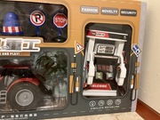 Traktor z akcesoriami