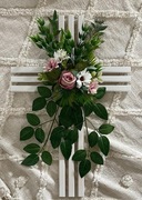 Unikatowy drewniany stroik na grób w formie krzyża