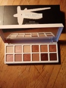 Fenty Beauty by Rihanna paleta cieni Bomb Posse