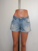 Wyprzedaż Szorty jeansowe damskie Cropp r. 36