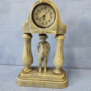 Stary zegar nakręcany 