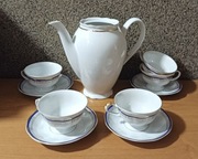 Niekompletny serwis dzbanek, filiżanki, spodki Karolina PRL
