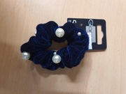 frotka granatowa gumka scrunchie do włosów z perełkami