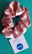 Satynowa gumka typu scrunchie, do włosów Nivea