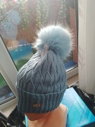 Czapka damska z pomponem 