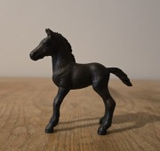 Schleich koń fryzyjski źrebię figurka model wycofany z 2006 r.