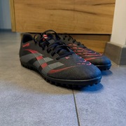 Buty Piłkarskie Adidas Predator Club Turf + GRATIS ochraniacze Hummel