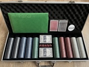 Zestaw do pokera Texas Karty 4 talie Żetony 500 sztuk Walizka Mata Kości