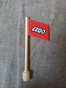 Flaga na maszcie, falaga z wzorem logo Lego, żebrowany maszt 1973 r.