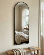 Lustro pełnej długości Songmics łukowe ścienne/drzwiowe czarne