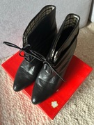 CZARNE BOTKI NA OBCASIE