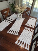 Zestaw na stół podkładki z bieżnikiem