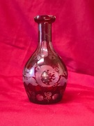 Antyczna karafka – szkło rubinowe, ręcznie zdobione – XIX/XX w.