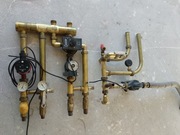 kolanko pompa zestaw mosiądz kształtki instalacja