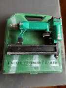 TAKER pneumatyczny "PREBANA" Gwoździarka + gwoździe 