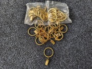 Złote zawieszki, żabki do karnisza, firanek, zasłon. 37 sztuk