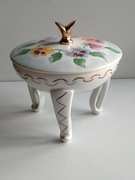 Puzdro , szkatułka porcelanowa