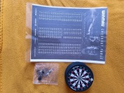 Zestaw dart: stojak na lotki, uchwyt na tarcze, karta checkout