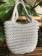 Torebka damska,na ramię,koszyk ze sznurka w kolorze jasnoszarym.