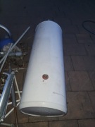 Kaloryfer  boiler z wężownica i grzałką 