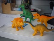 Zestaw 4 szt. dinozaurów.