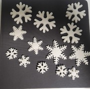 Śnieżynki na tort dekoracja z masy cukrowej