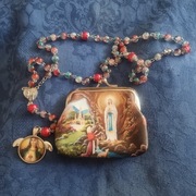 Szklany Różaniec z Fatimy+ etui na różaniec jak na zdjęciu.Przy wizerunku M