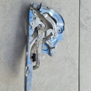 Zawias maski lewy Audi tt 8s08S0823301D